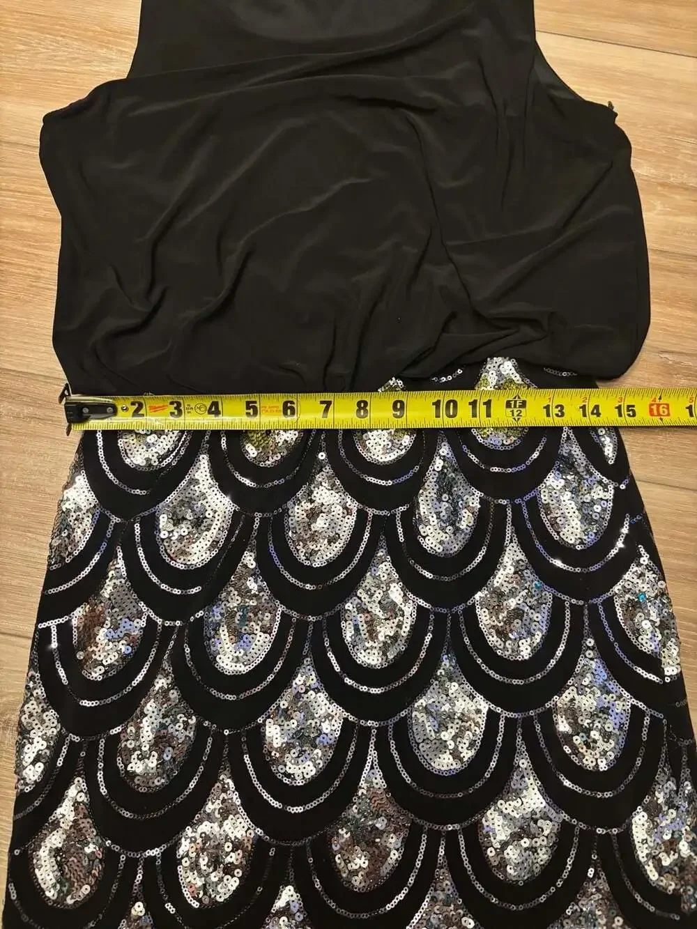 B. Darlin Black Blouson Sleeveless Scalloped Sequin Cocktail Dress